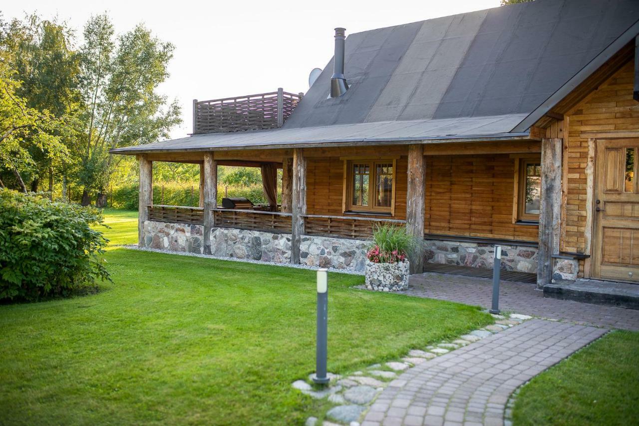 Erlendi Kodumajutus Villa Parnu Exterior photo