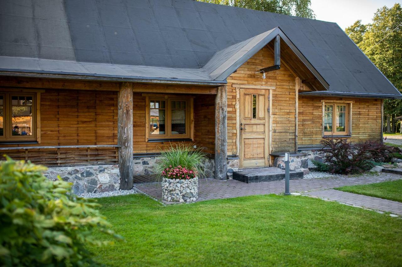 Erlendi Kodumajutus Villa Parnu Exterior photo