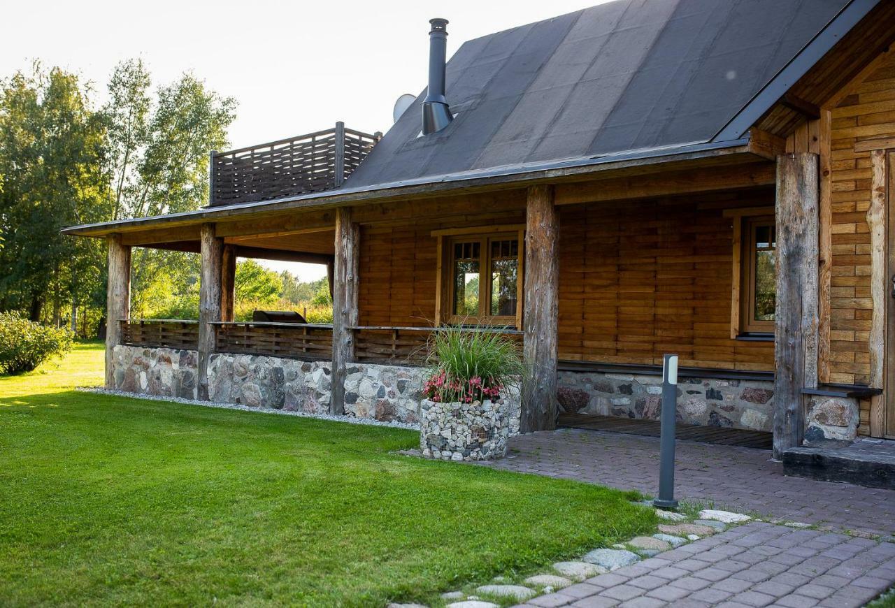 Erlendi Kodumajutus Villa Parnu Exterior photo